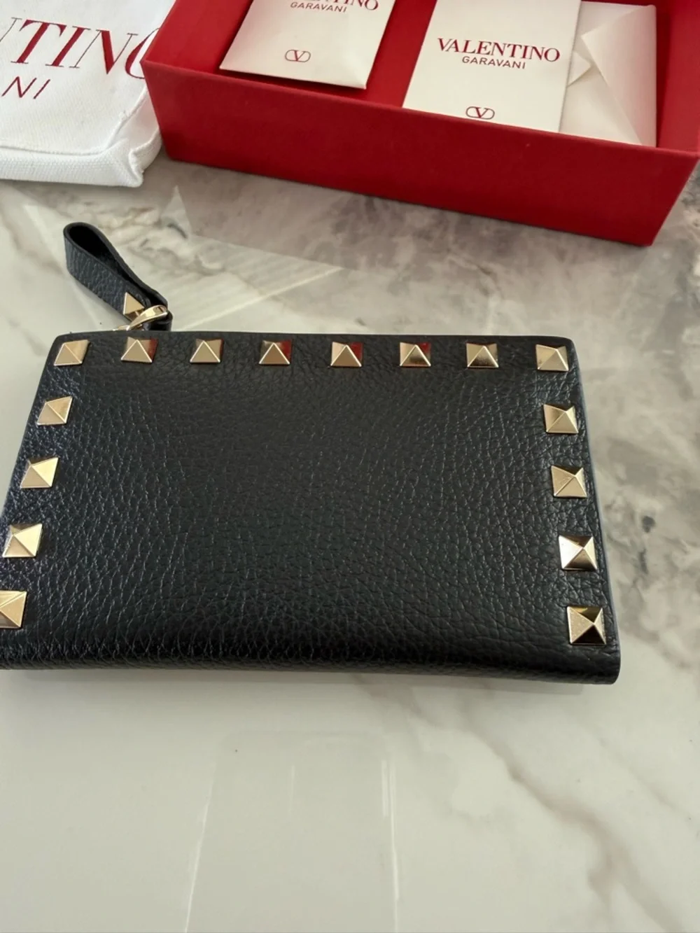 Stunning Red/ Black Valentino Garavani wallet - Picture 6 of 13